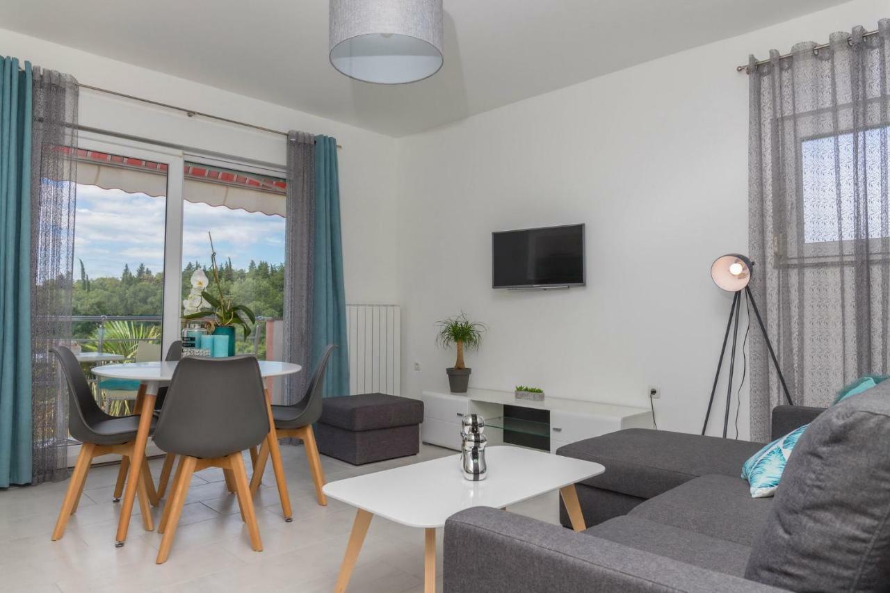Apartments Zorica Dramalj Esterno foto